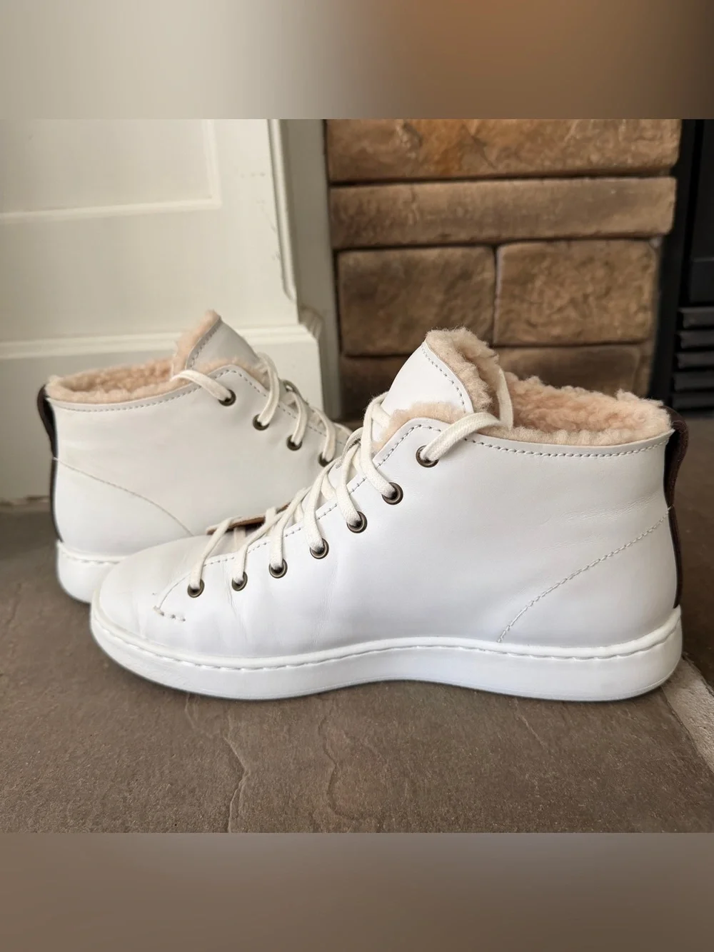 UGG Pismo High Top Cozy Ankle Sneaker White Lace Up Mens Size 8 US